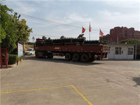 橋頭堡鋼模板發(fā)往中鐵七局河南鞏義施工現(xiàn)場